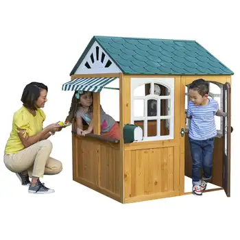 Открытый деревянный игровой домик с звонящим дверным звонком, почтовым ящиком и классной доской